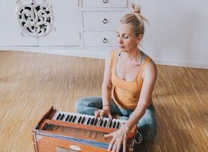 Feiertags-Special: Yin Yoga und Yang Yoga mit Yogalehrerin Anja.