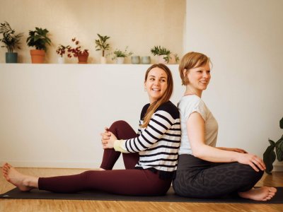 FRÜHLINGSERWACHEN – Urbanes Yoga-Retreat am 15.-16.04. mit Christiane und Louisa