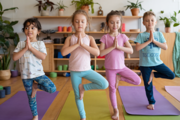 Kinder-Yoga-Lehrerin Magdalena bietet Kinderyoga für 3-6 Jährige in Stuttgart-West an