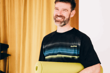 Fahrtechnik Trainer Falk Stephan im Yogastudio Fuß über Kopf in Stuttgart West