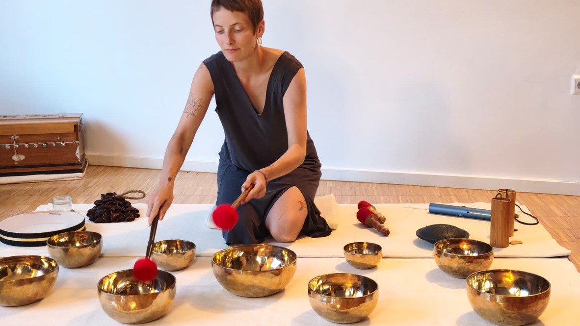 Yogalehrerin Louisa und Yogalehrerin Christiane im Yogastudio Fuß über Kopf in Stuttgart West