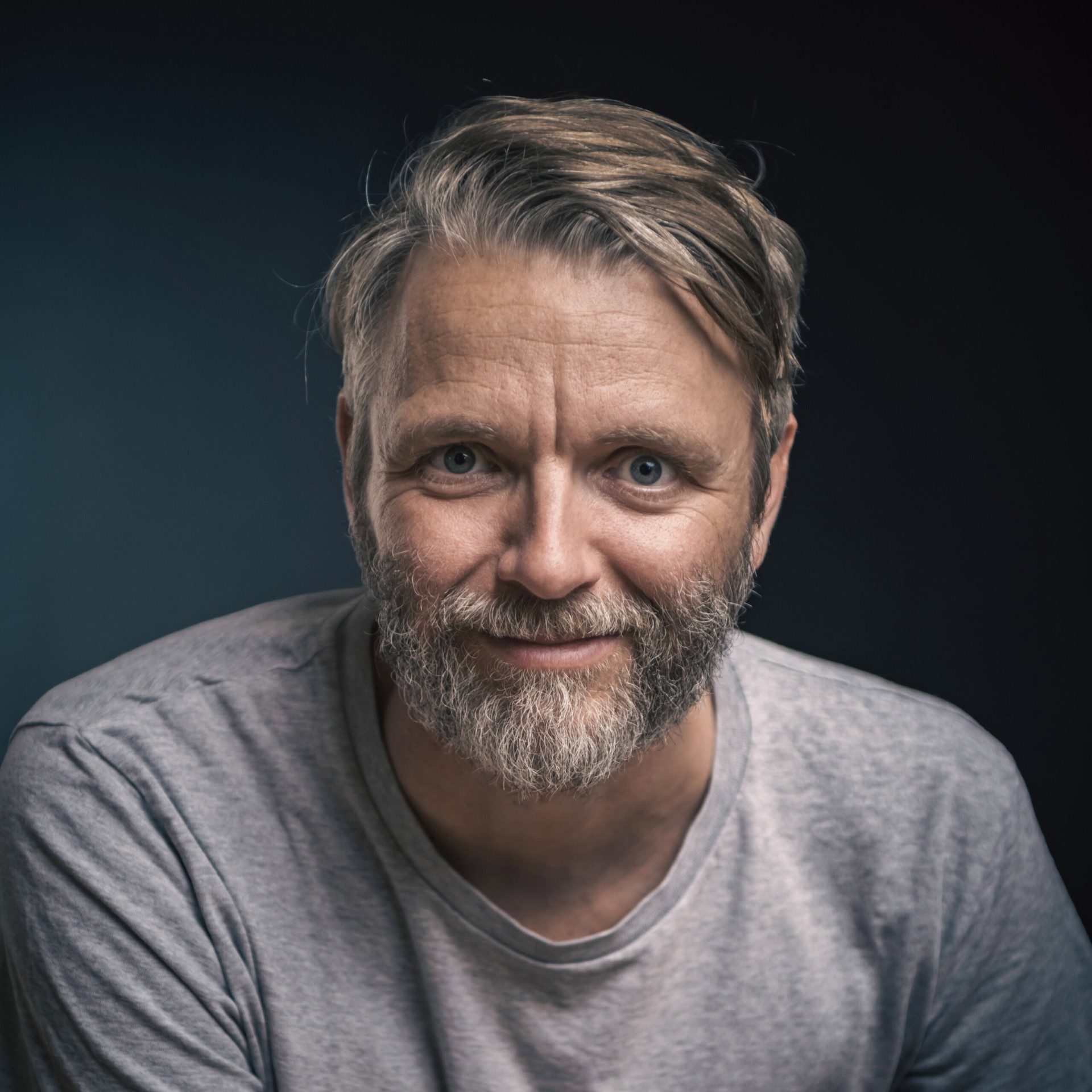 Yogalehrerin Louisa und Yogalehrerin Christiane im Yogastudio Fuß über Kopf in Stuttgart West