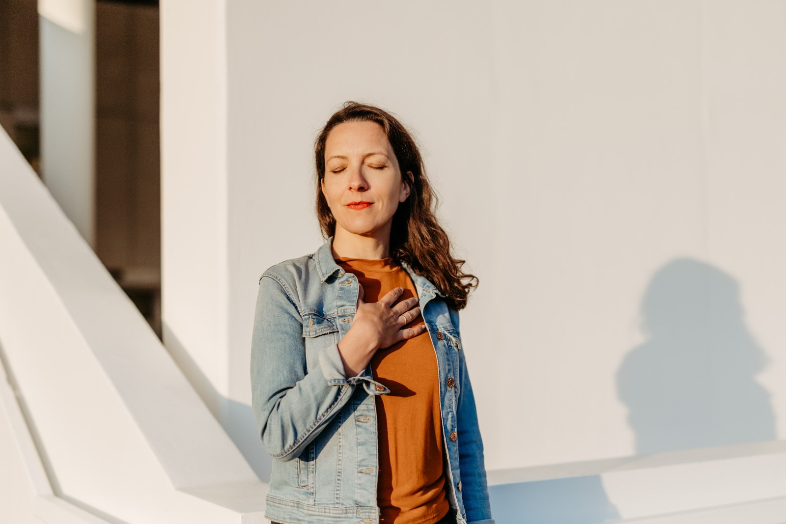 Yogalehrerin Louisa und Yogalehrerin Christiane im Yogastudio Fuß über Kopf in Stuttgart West